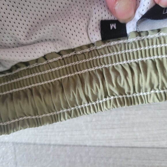 J.Crew Mens Green Elastic Waist Drawstring Shorts Back Pocket Mesh Lining Size M - Picture 4 of 4